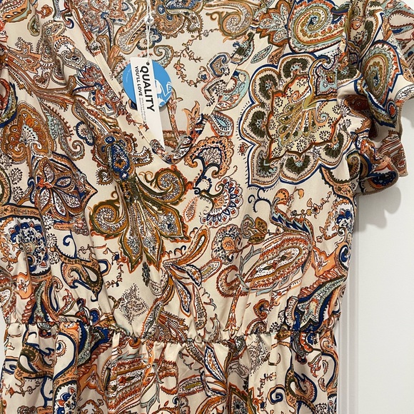 NWT Cupshe M Charleigh Flared Sleeve V-Neck Dress - Picture 6 of 8